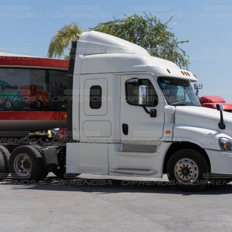 5-FREIGHTLINER-CASCADIA-2015-motor-dd15-fuller-18-velocidades-3