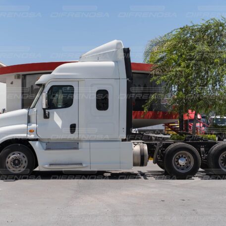 5-FREIGHTLINER-CASCADIA-2015-motor-dd15-fuller-18-velocidades-4