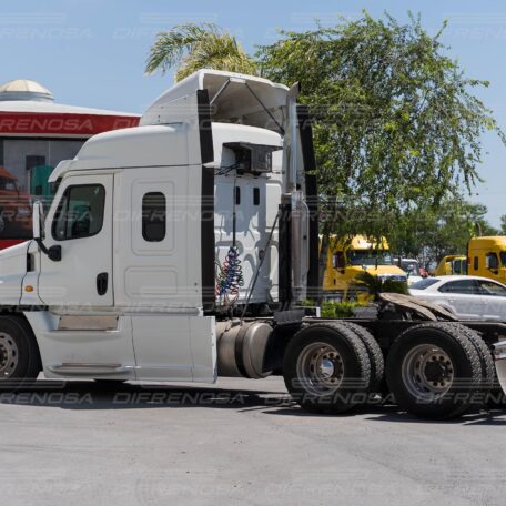 5-FREIGHTLINER-CASCADIA-2015-motor-dd15-fuller-18-velocidades-8