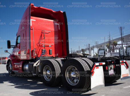 Kenworth T680 2021