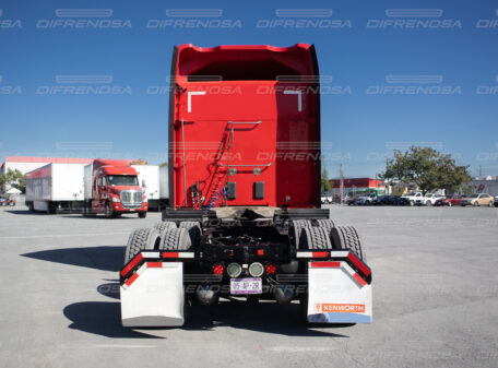 Kenworth T680 2021